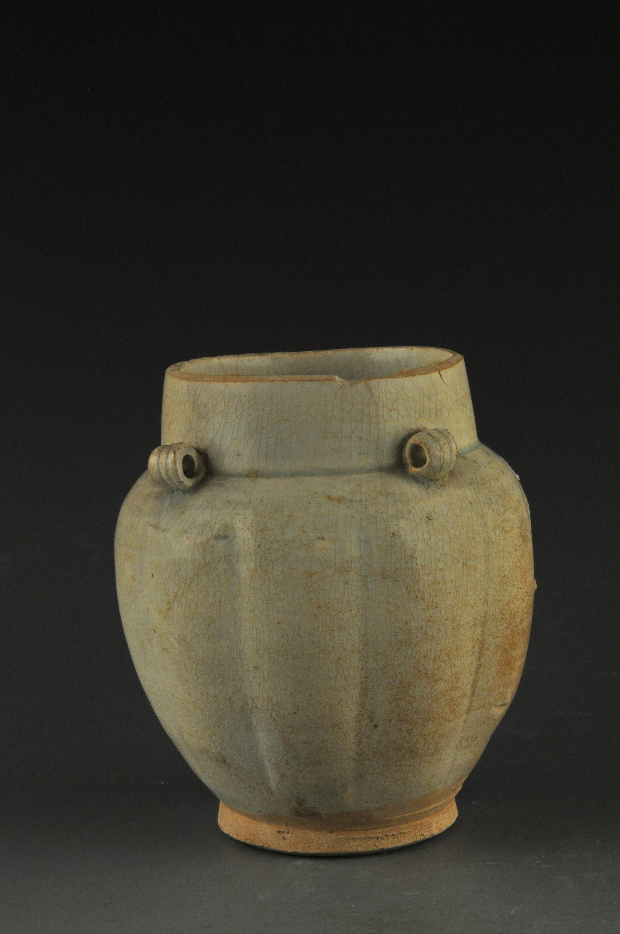Bluish-white-glazed Sixi melon edge jar of Song Dynasty 